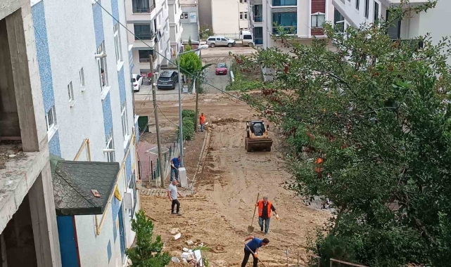 Atakum'da selin izleri temizleniyor