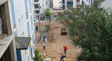 Atakum'da selin izleri temizleniyor