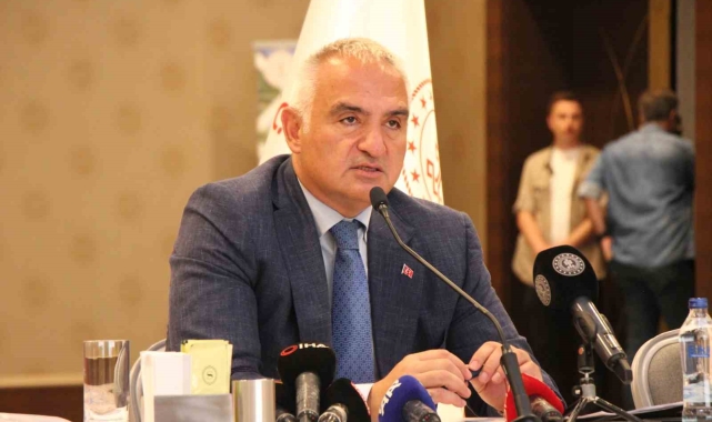 Bakan Ersoy: "2028 yılında turizmden 100 milyar dolarlık bir gelir hedefimiz var"