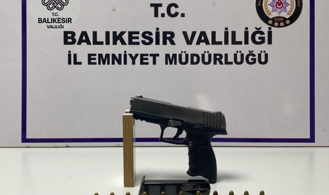 Balıkesir'de 28 aranan şahıstan 10'u tutuklandı