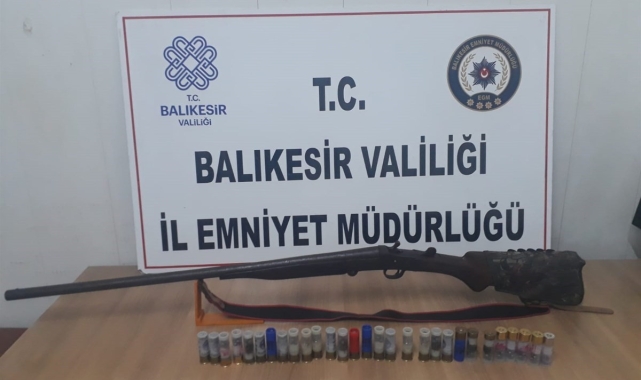 Balıkesir'de polis aranan 25 şahsı yakaladı