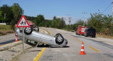 Belediye başkanının bulunduğu makam aracı otomobil ile çarpıştı: 2 yaralı