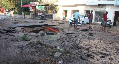 Bodrum'da isale hattı patladı: İş yerlerini su bastı, araçlar hasar gördü