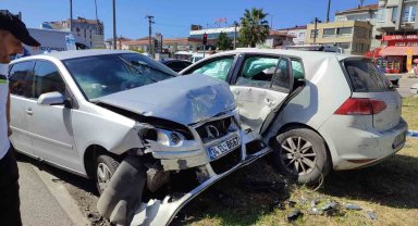 Çarpışan iki otomobil refüje savruldu: 7 yaralı