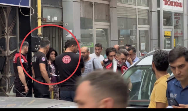 Çatıya çıkan kadın ekipleri alarma geçirdi