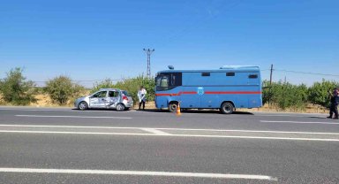 Cezaevi nakil aracı ile otomobil çarpıştı: 1 ölü 4 yaralı