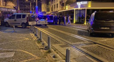 Eğlence mekanında silahlı kavga : 2 yaralı