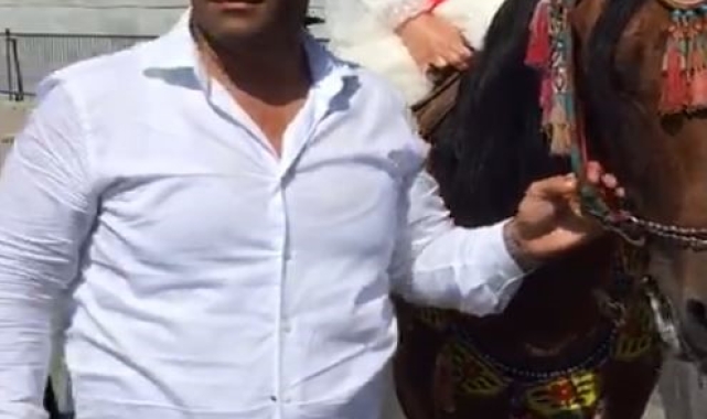 Gelini at üzerinde dolaştırıp geleneği yaşattılar