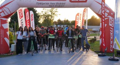 Hareket için pedalladırlar