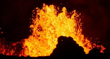 Hawaii'de Kilauea Yanardağı faaliyete geçti