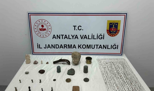 Hitit ve Roma dönemine ait paraları satarken yakalandı