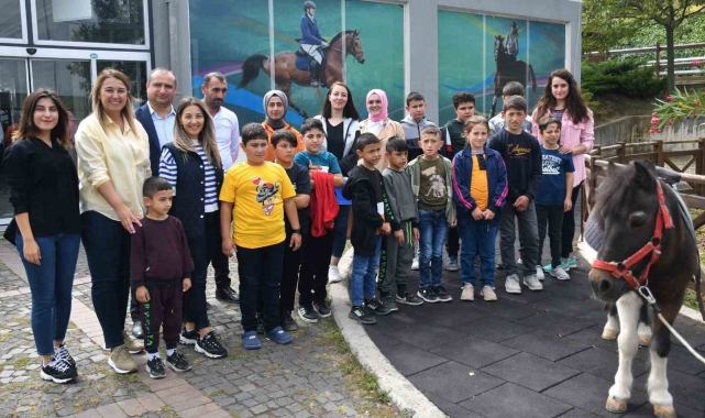 İlk defa ata binip Samsun'u gezdiler