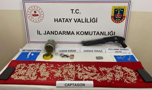 Jandarma uyuşturucu tacirlerine göz açtırmıyor