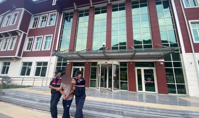 Kastamonu'da çeşitli suçlardan hüküm giyen iki kişi yakalandı
