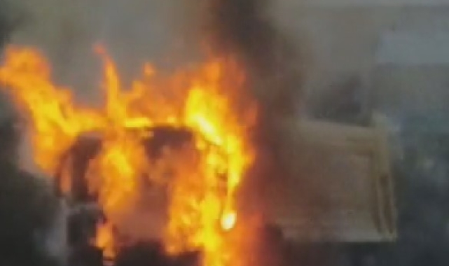 Kastamonu'da hafriyat kamyonu alev alev yandı