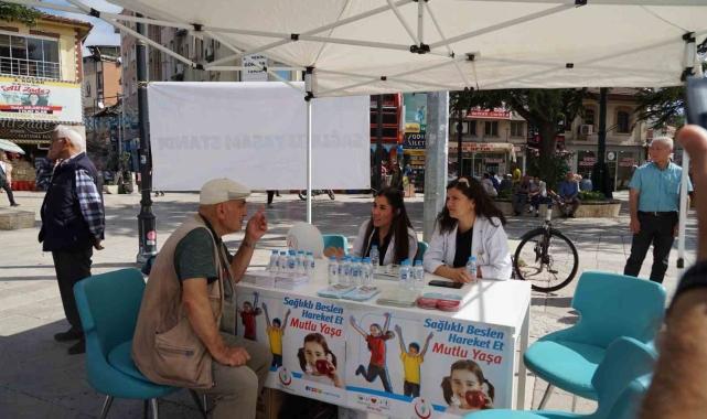 Kastamonu'da "Halk Sağlığı Sokağı" kuruldu, vatandaşlara ücretsiz sağlık testleri yapıldı
