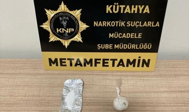 Kütahya'da polisin "dur" ihtarına uymayarak kaçan araçta uyuşturucu ele geçirildi
