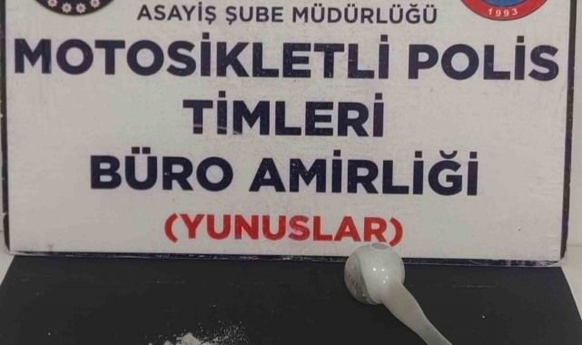 Kütahya'da Yunus Timlerince bir araçta uyuşturucu ele geçirildi