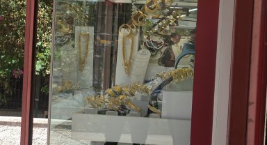 Kuyumcuya sahte altın satmaya çalıştılar, 'polis' lafını duyunca topukladılar