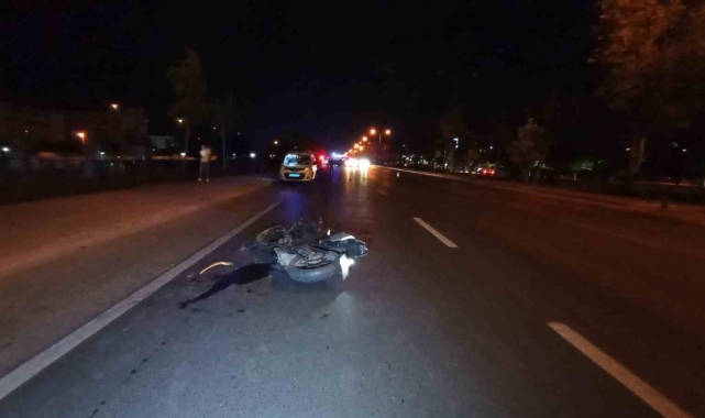 Motosiklet beton mikserine arkadan çarptı: 1 ölü, 1 yaralı