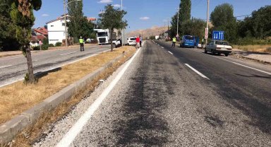 Otomobille motosiklet çarpıştı: 1 yaralı