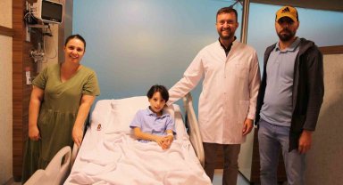 Oyun oynarken boğazına üzüm kaçtı, operasyonla kurtuldu