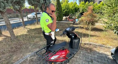 Polisi görünce çaldığı motosikleti bırakıp kaçtı
