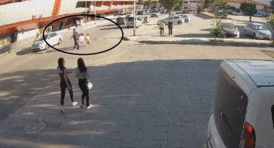 Polisten çocuklara şefkat eli