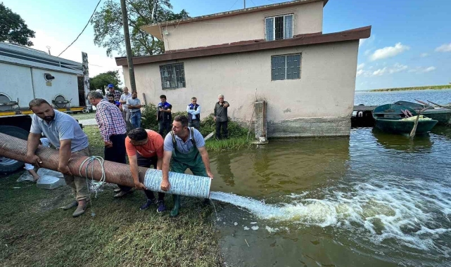 Samsun'da baraj ve göllere 3 milyon 200 bin sazan yavrusu bırakıldı