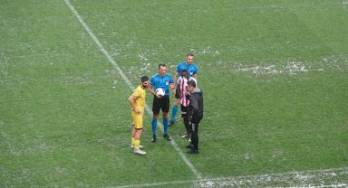 Samsunspor- İstanbulspor maçı yağış nedeniyle 12. dakikada ertelendi