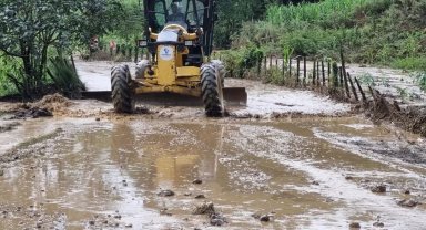 Tekkeköy'de ekipler sel afeti için sahada