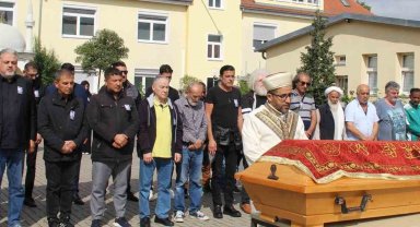 Usta sanatçı Mehmet Ulay son yolculuğuna uğurlandı