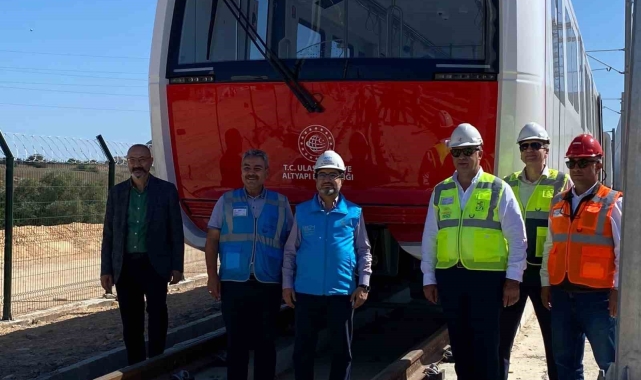Yerli ve milli sürücüsüz vagon raylara indi