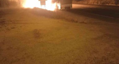 Yolcu otobüsü alev alev yandı