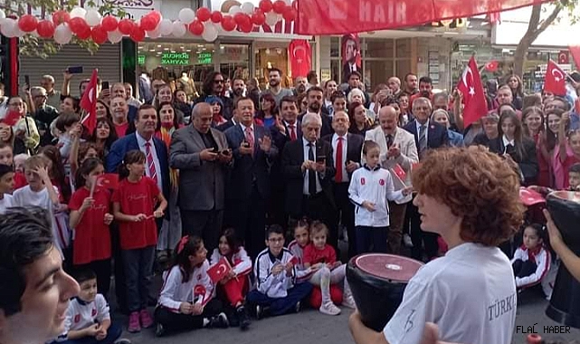 100. YILI COŞKU İLE KUTLADILAR!