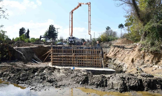 20 mahalle ve 2 ilçeyi bağlayan köprü 1,5 ay sonra tamam