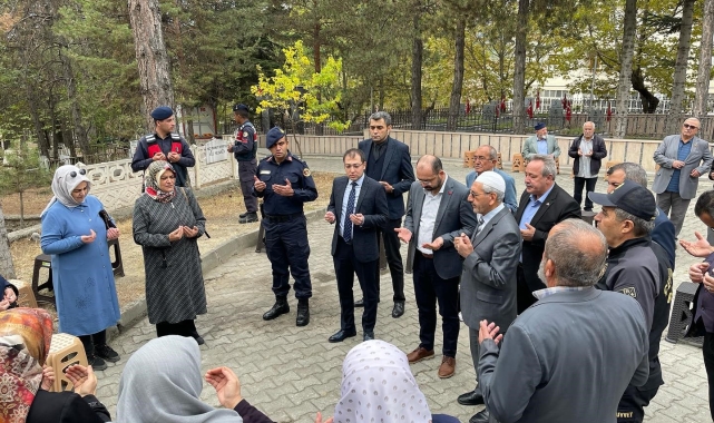 22 yıl önce KKTC'de şehit olan asker kabri başında anıldı