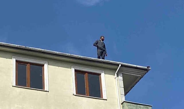 6 katlı binada intihar girişimi