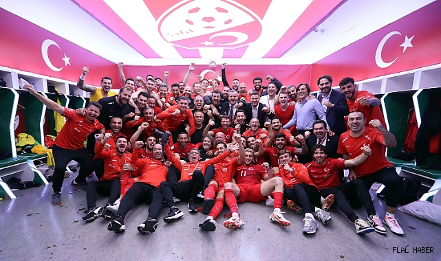 A MİLLİ FUTBOL TAKIMI ŞAMPİYONAYA KATILMAYI GARANTİLEDİ
