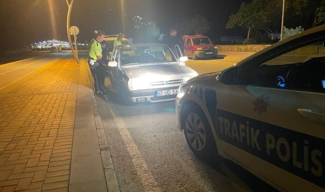 Abartılı egzoz ve yüksek ses amfisi için 4 araca 24 bin 900 TL ceza kesildi