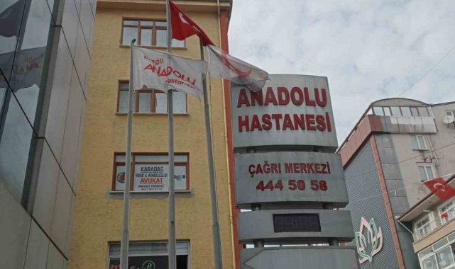 Ailesiyle sorun yaşayınca beş katlı binanın çatısına çıktı