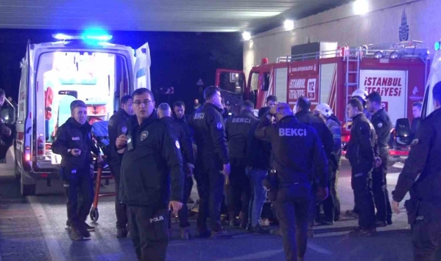 Alkollü sürücü hafriyat kamyonuyla dehşet saçtı: 2 polis ağır yaralı