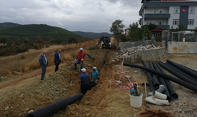 ALTINDA ÜSTÜNDE ÇALIŞMA VAR!