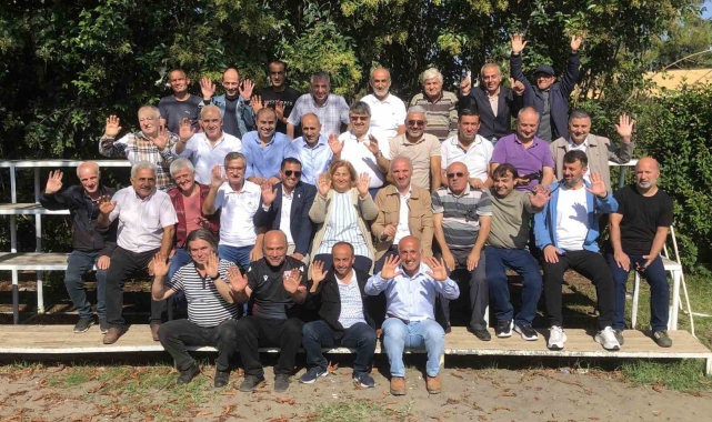 Annelik yaptığı yuva çocuklarıyla 35 yıl sonra buluştu