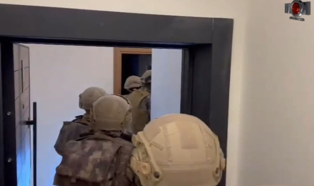 Antalya'da silahlı suç örgütüne operasyon: 19 kişi tutuklandı