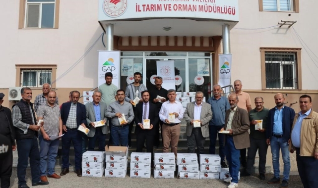 Arıcılara arı keki dağıtıldı
