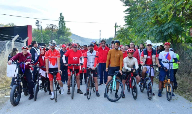 ASELSAN'lılardan Cumhuriyet yürüyüşü