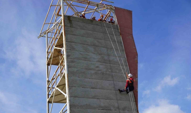Atakum'un afet gönüllüleri eğitimlerini başarıyla tamamladı
