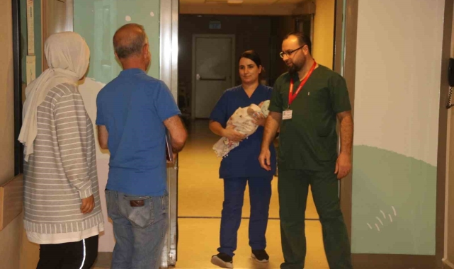 Bağırsaklarından kangren olan 35 haftalık bebek geçirdiği iki ameliyatla sağlığına kavuştu