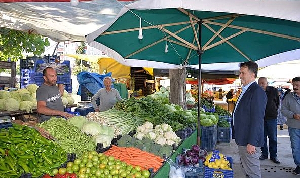 BAŞKAN ŞAHİN’DEN PAZAR ESNAFINA ZİYARET